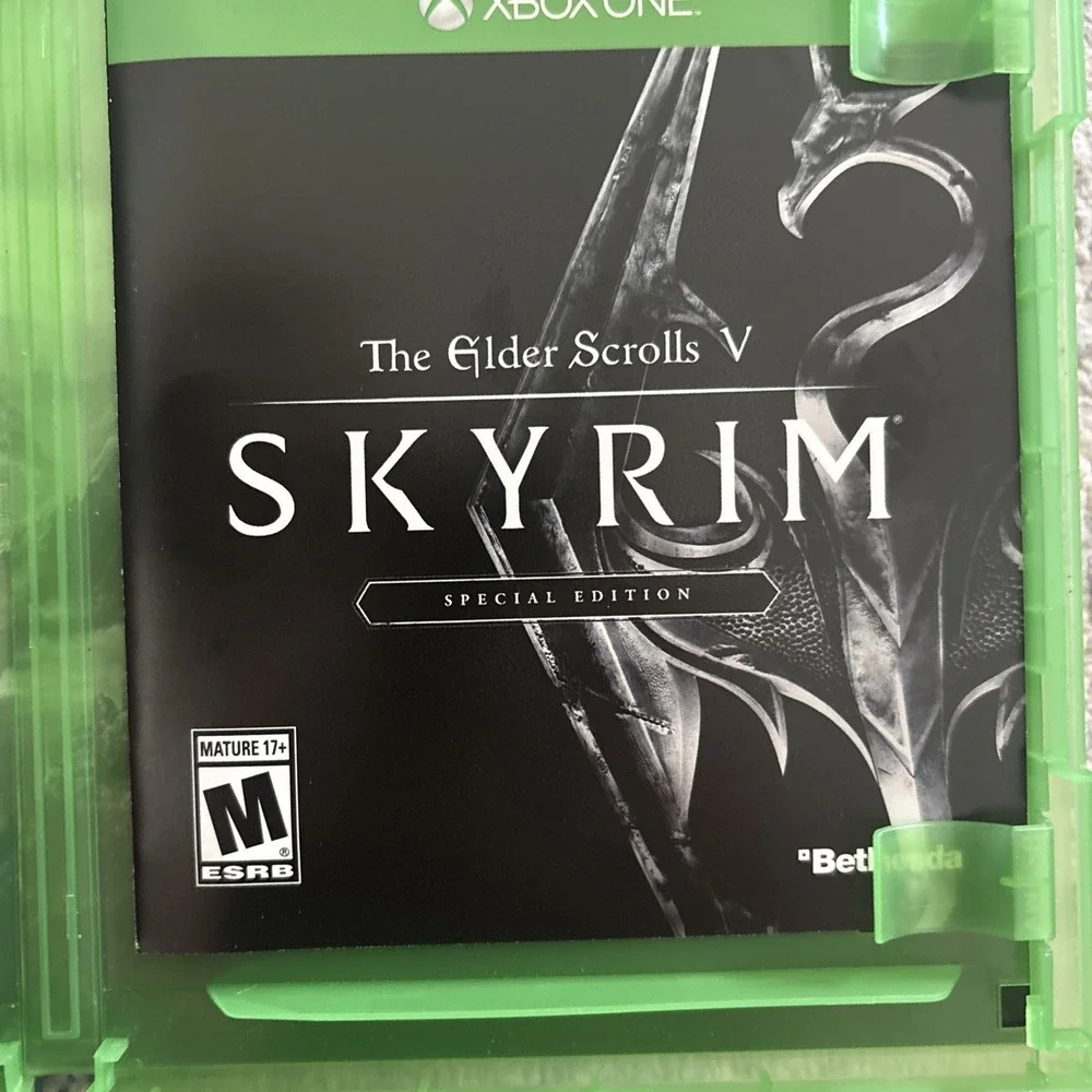 The Elder Scrolls V: Skyrim - Special Edition (Xbox One, 2016) CIB